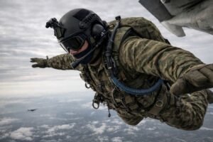 Leia mais sobre o artigo Saltos HALO e HAHO: Conheça as Técnicas das Tropas de Elite no Ar