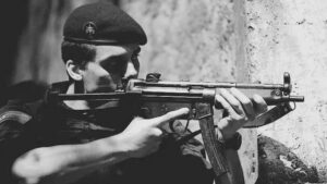 Leia mais sobre o artigo A História de Rodrigo Pimentel e Sua Influência em Tropa de Elite