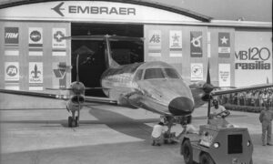 Leia mais sobre o artigo Embraer: A História, Impacto e Futuro da Maior Empresa Brasileira de Aeronaves